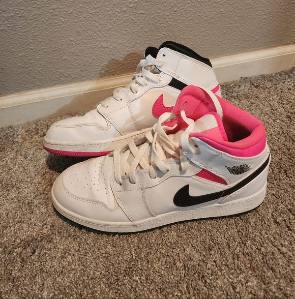 air jordan 1 retro mid gs hyper pink